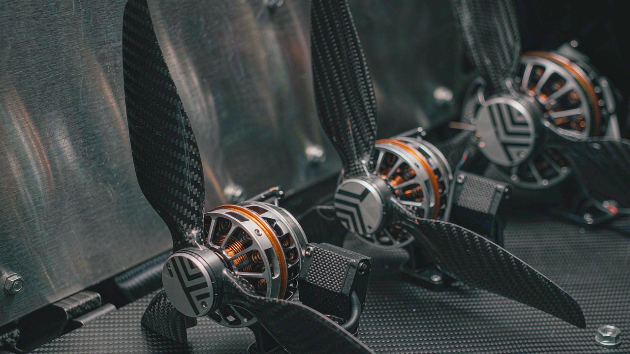 T-Motor VL 系列：16 套 VTOL 动力套装，四旋翼 MTOW 从 12 kg 到 150 kg
